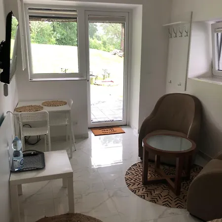 Stanica Modrak 酒店