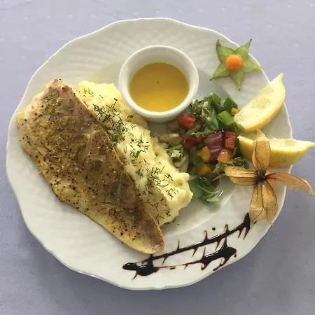 Stanica Modrak 酒店 *