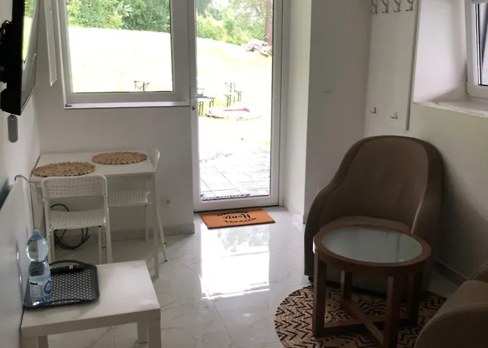 Stanica Modrak Hotel