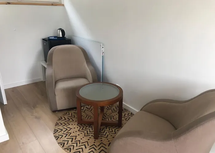 Stanica Modrak Hotel