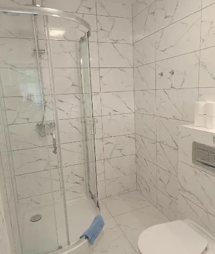 Stanica Modrak Hotel *