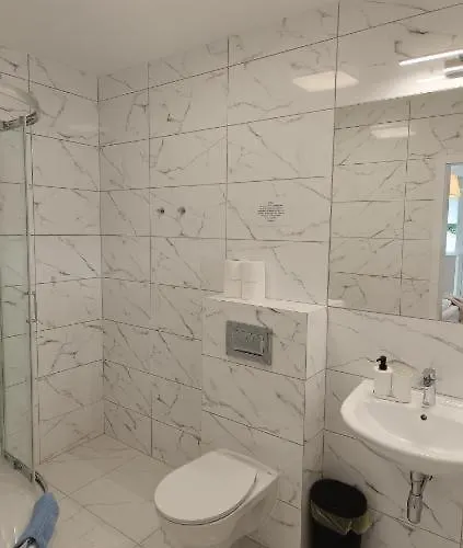 Stanica Modrak Hotel